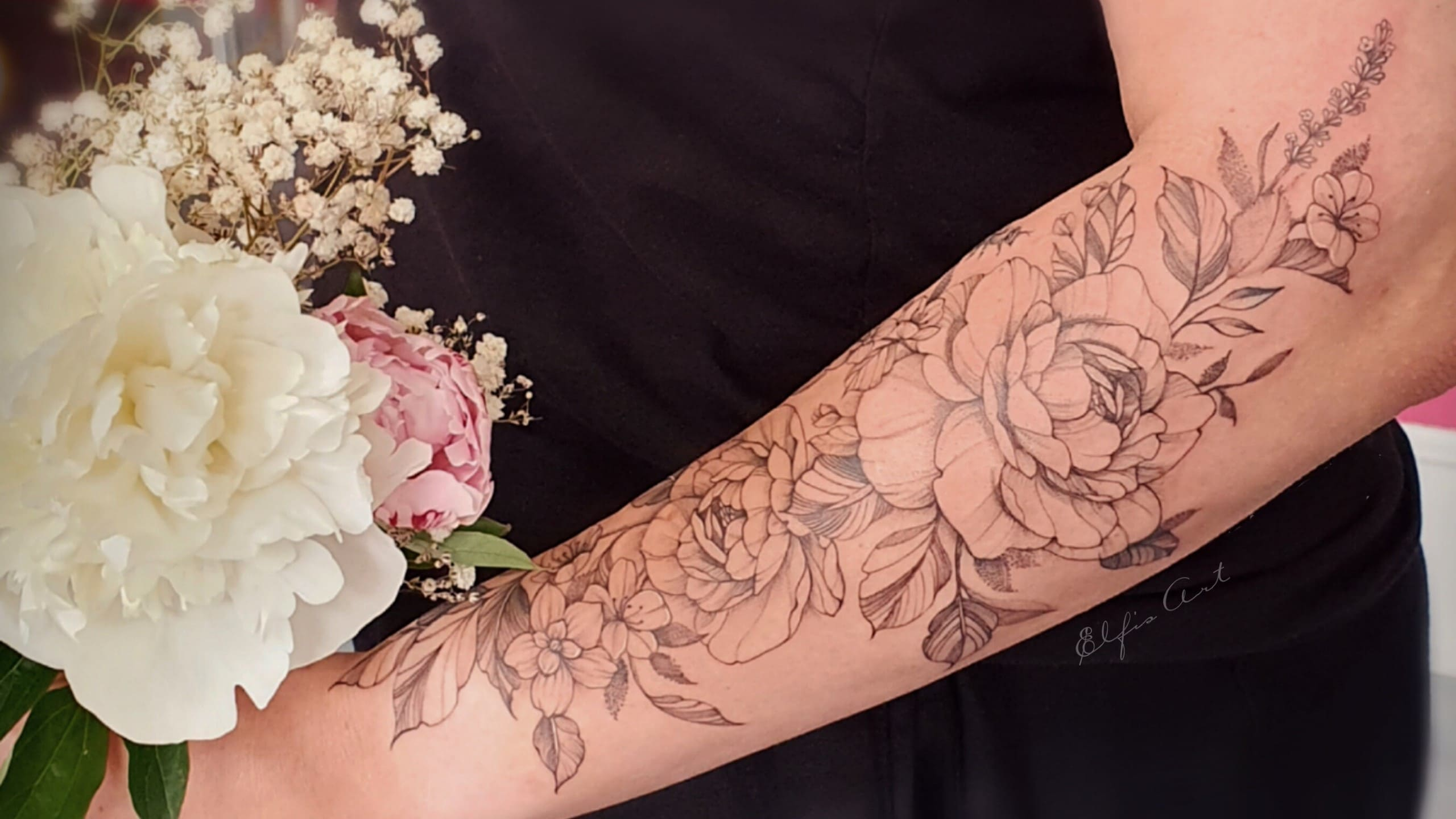 florales Armtattoo