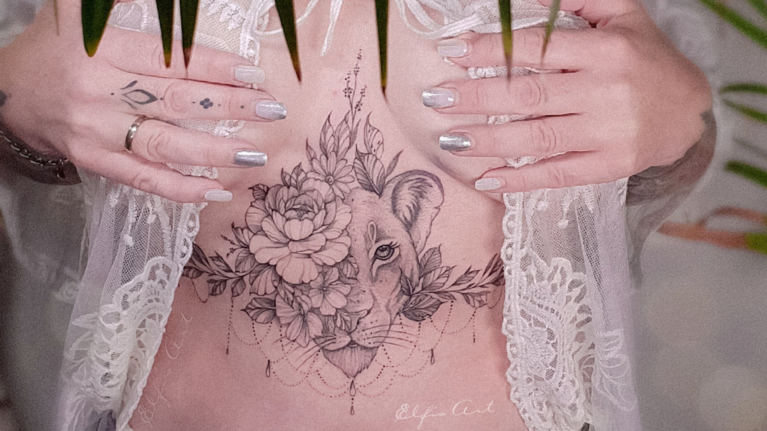 Tattoo - Löwin mit floralen Ornamente